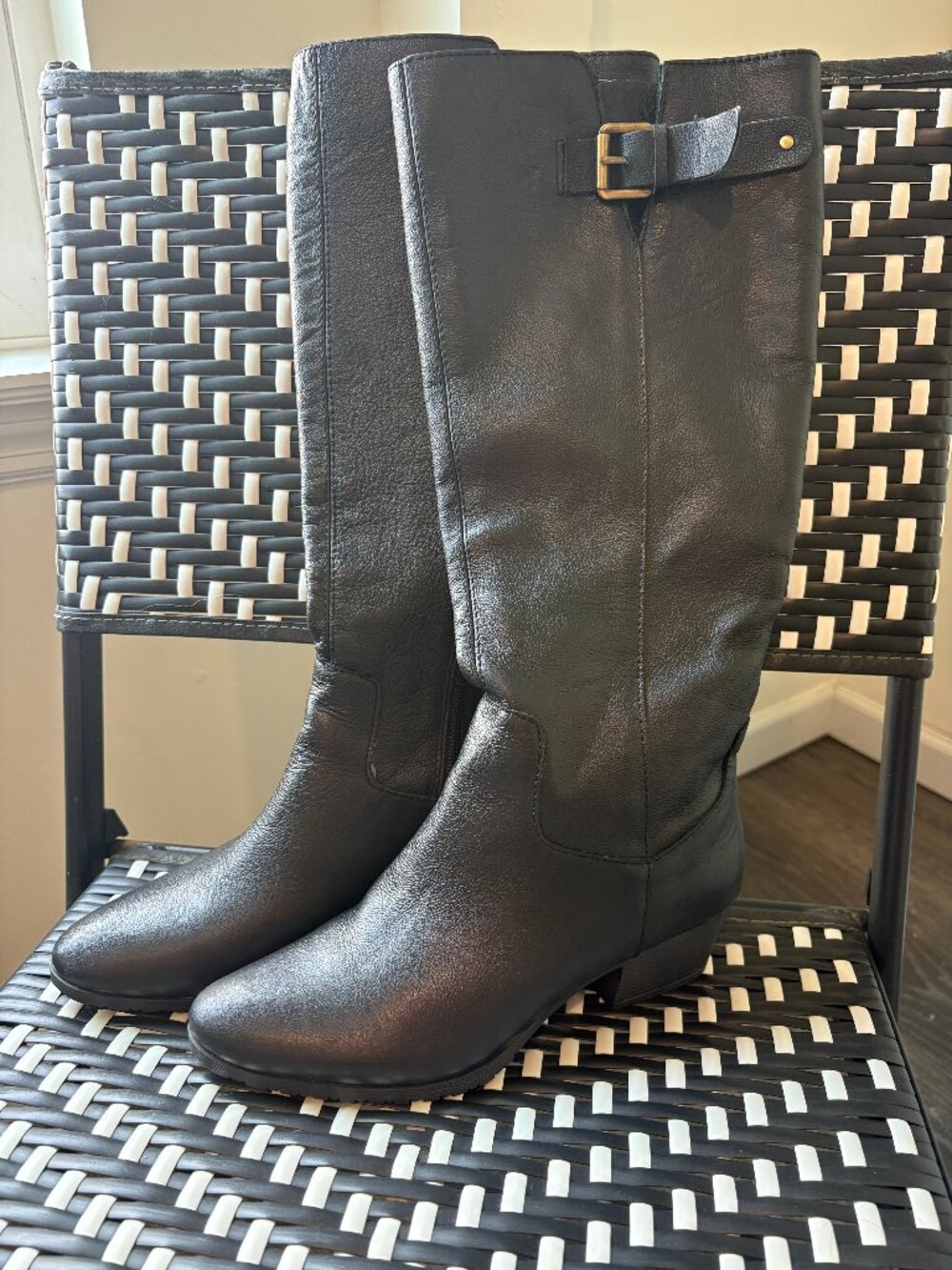 Bandolino Black Leather Knee High Riding Boots Women’s Size 7.5 M Buckle